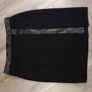White House Black Market black pencil skirt with faux leather, size 10
